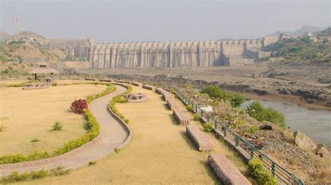 Read Thousands of Families Face Forced Eviction From Their Homes Over Sardar Sarovar Dam in ...