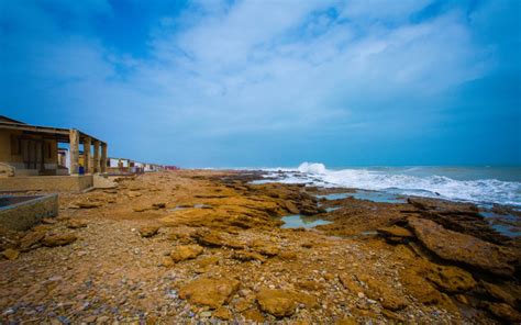 Top Beaches in Karachi Perfect for Picnic | Zameen Blog