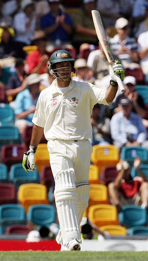 Ricky Ponting acknowledges applause for his fifty | ESPNcricinfo.com