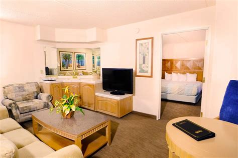 Caesars Travel Agents > Properties > Other Locations > Harrah’s Laughlin > Rooms - Caesars ...