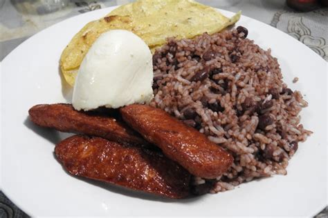 El Gallo Pinto Nicaragüense la comida más popular en Nicaragua ...