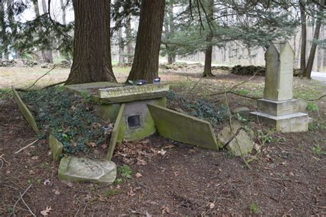 “I’m afraid of the dark Daddy” – Little Merrit’s Tomb – Canadian ...