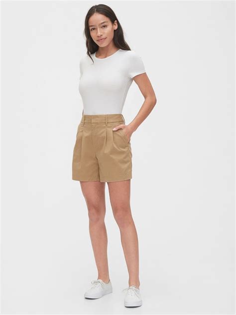 5" Pleated Khaki Short in 2020 | Khaki short, High waisted shorts ...