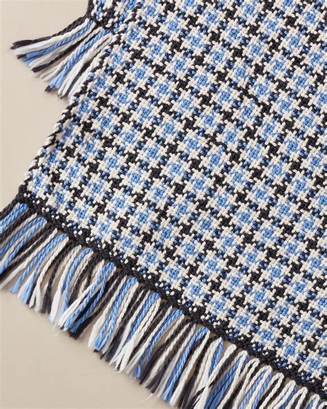 Houndstooth Scarf | Rigid heddle weaving patterns, Weaving patterns, Houndstooth scarf