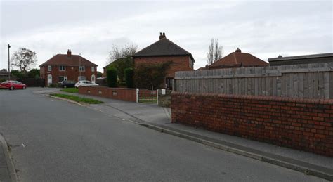 The Grove, East Ardsley © habiloid cc-by-sa/2.0 :: Geograph Britain and Ireland