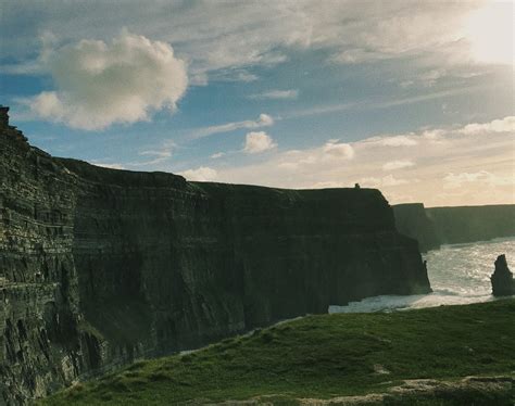 How to Hike The Cliffs of Moher - ArcticSabrina