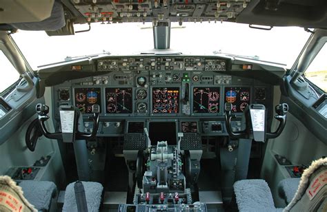 737NG cockpit - Hispaviación