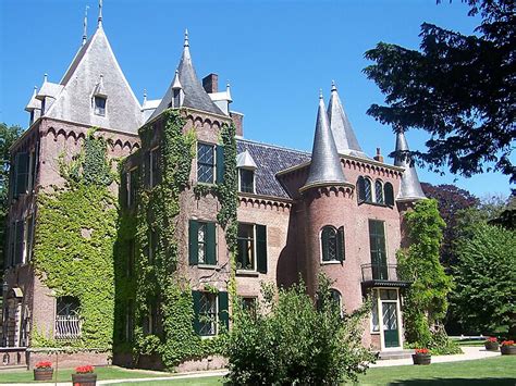 Keukenhof Castle in Lisse, Netherlands | Tripomatic