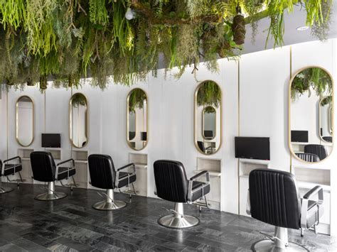 14 Beautiful Hair Salon Designs & Decor Ideas (Images)