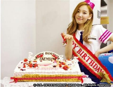 ONCE ♥ TWICE on Twitter | Taeyeon, Birthday, Cake