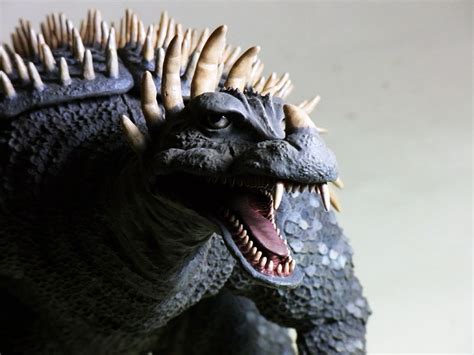 ANGUIRUS 1955 Monster Maker 28