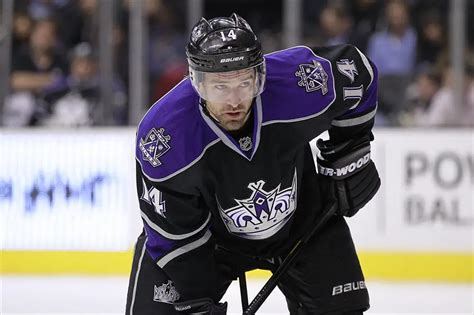 Caps Sign Kings' UFA Justin Williams