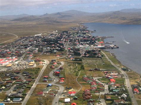 File:Aerial photo Port Stanley.jpg - Wikimedia Commons