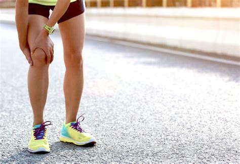 How to treat and prevent runner's knee | Fast Running