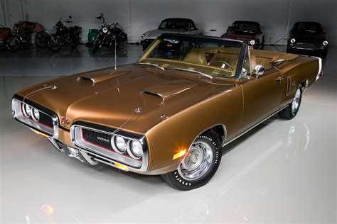 Rare Junkyard Find! 1970 Dodge Coronet RT Convertible with 426 Hemi Restomod on Graveyard Carz