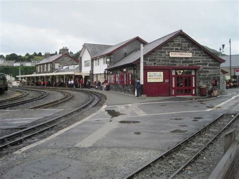 Porthmadog railway station, Gwynedd © Nigel Thompson :: Geograph Britain and Ireland