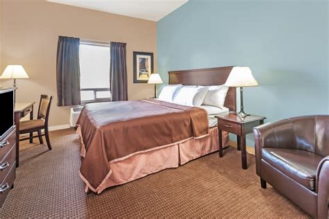 Super 8 by Wyndham Edmonton South | Edmonton, AB Hotels