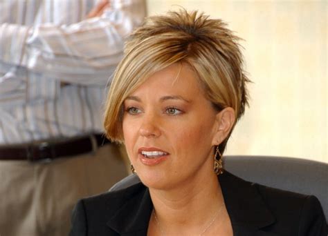 Kate Gosselin's short hairstyle, a cross between a reverse-mullet and a bob