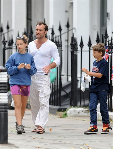 Jude-Law-his-kids-Iris-Rudy-London | Blog de Hollywood