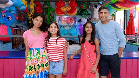 Rishi Sunak seen on California summer holiday with family | ITV News