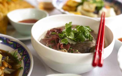 Get Saigon Restaurant delivered to your door with Delivereasy