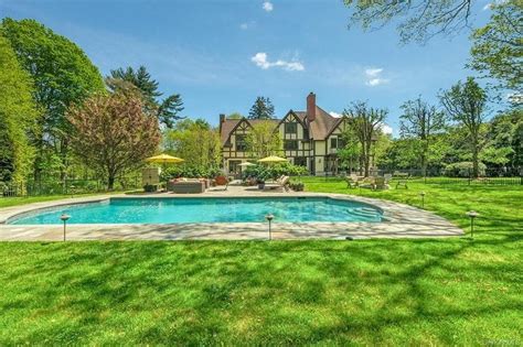 Chappaqua, NY Real Estate - Chappaqua Homes for Sale | realtor.com®