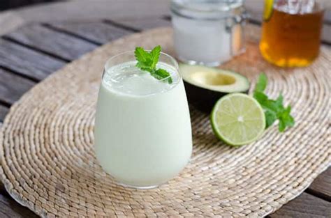 Key Lime Pie Smoothie (Paleo, Keto, Vegan) - Cook Eat Well