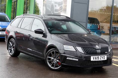 Find A Used Black ŠKODA Octavia vRS Estate (2017) 2.0 TSI vRS 245 in ...