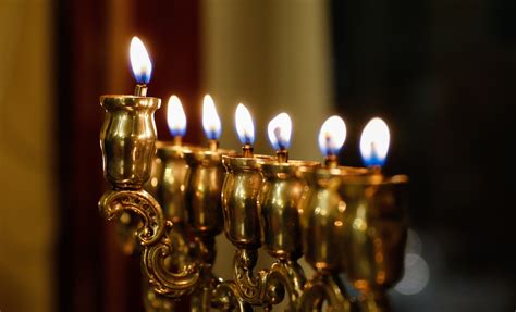 What Is the Shamash Candle for Hanukkah? | My Jewish Learning