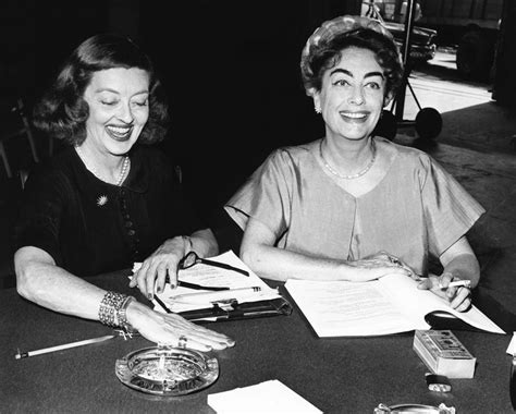 Bette Davis & Joan Crawford Script Reading - Galerie Prints