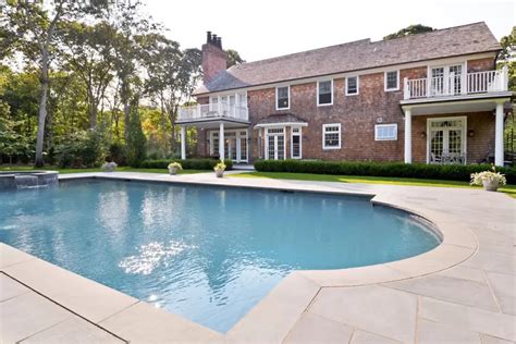 10 Amazing Hamptons Homes Still Available On Airbnb This Summer