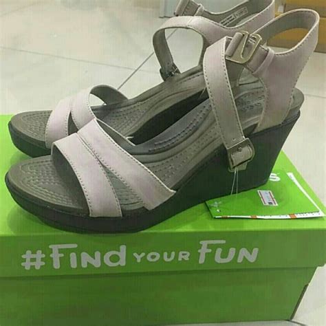 Crocs Wedges / ready stock, Women's Fashion, Footwear, Wedges on Carousell