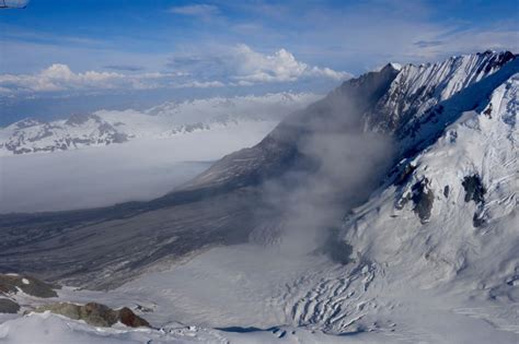 Crazy footage of a massive landslide in Alaska