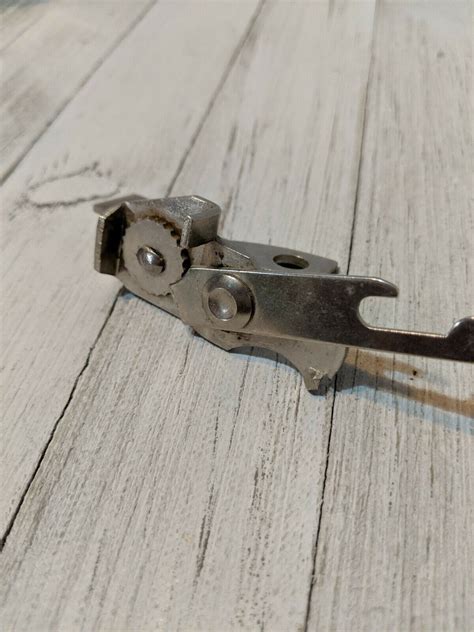 Vintage Ekco Miracle Roll 881 Metal Can Opener Hand held Utensil #5 - Openers