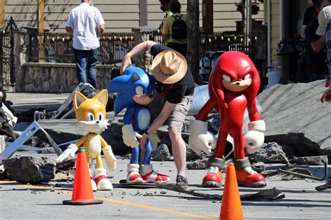 Behind The Scenes Pics That Look Like Shitposts on Twitter: "Sonic the ...