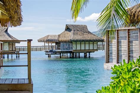 Premium Photo | Overwater bungalows, french polynesia