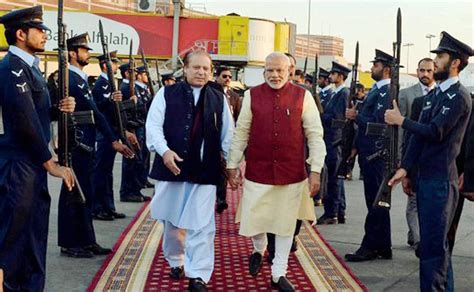 Brothers in arms: Narendra Modi surprise visit to Lahore on Nawaz Sharif’s birthday - Photos ...