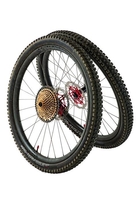 New Product Launch and Review: Bontrager's New Carbon LINE PRO 30 Wheels - Mountain Bike Action ...