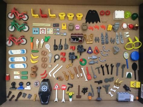 Miscellaneous - Set of Lego Minifigures accessories and - Catawiki