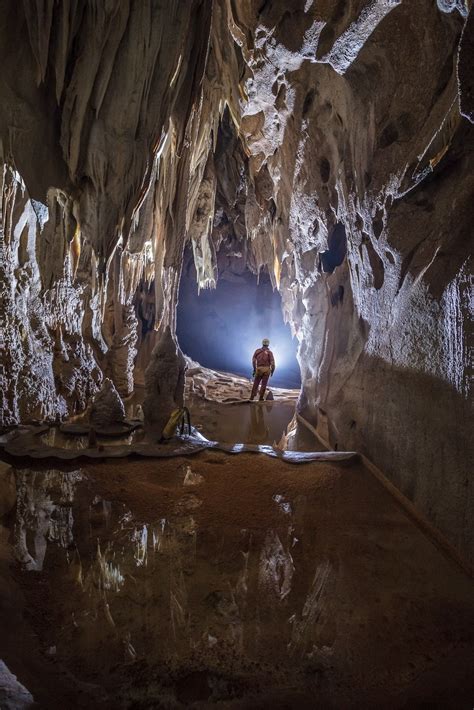 The Perilous and Gorgeous World of Cave Photography | WIRED