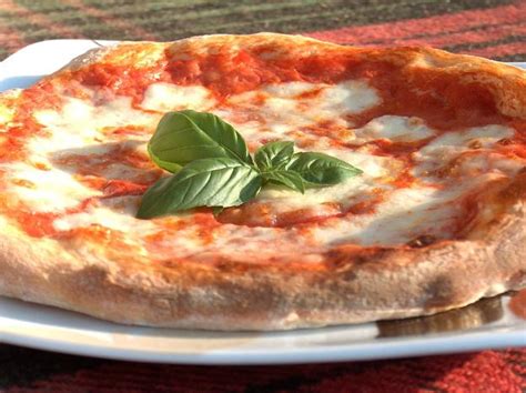 Pizza Margherita: History and Recipe | ITALY Magazine