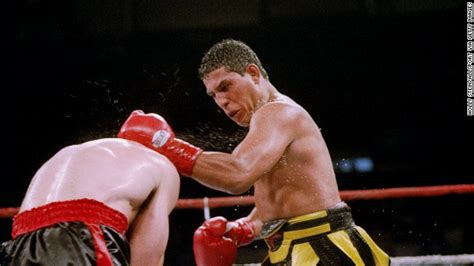 Champion boxer Hector 'Macho' Camacho dies after shooting - CNN