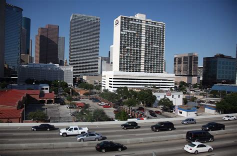 Abandoned Downtown Houston hotel makes another run at new life