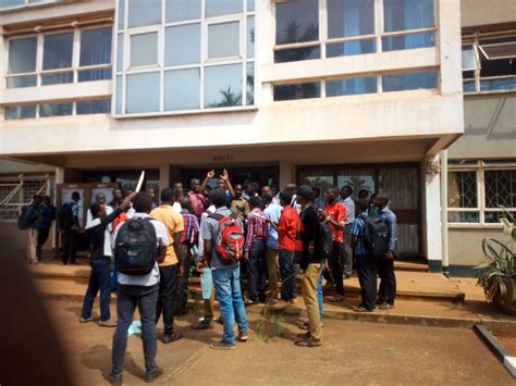 Kyambogo university students demonstrate over unpaid DSTV subscription - Campus Bee