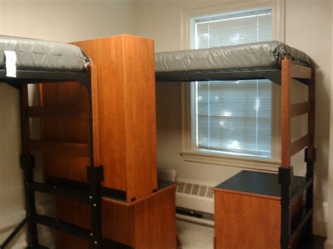 William & Mary Dorm Room Photo Gallery - Bedlofts, Microfridges, Futons, Carpets, Furniture ...