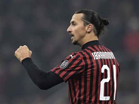 Zlatan Ibrahimovic Extends AC Milan Contract For 2020/21 Season ...