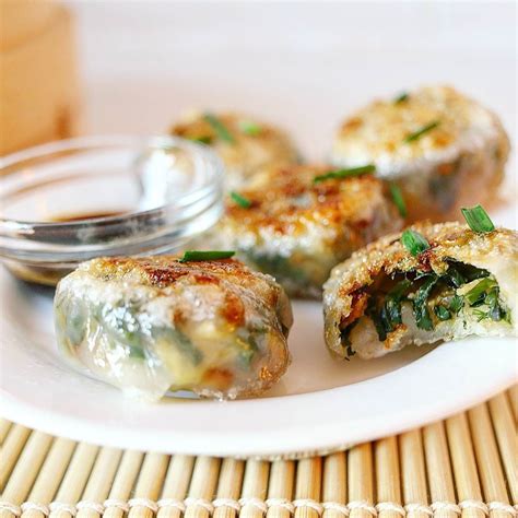 Vegan Pork and Chive Dumplings in clear wrappers One of my favs (Check ...