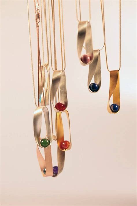 Mobius Strip Necklace - Yellow gold Plated/Carnelian