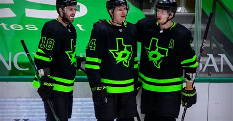 PHOTOS: Dallas Stars Debut New Blackout Jerseys In 7-3 Win Over Detroit Red Wings - Flipboard