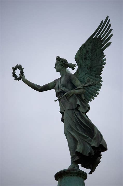 Angel Statue | One of two statues that are facing each other… | Flickr